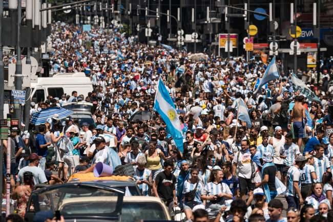 <p>2.&nbsp;&nbsp;&nbsp;&nbsp;&nbsp;&nbsp; ARJANTİN</p>
