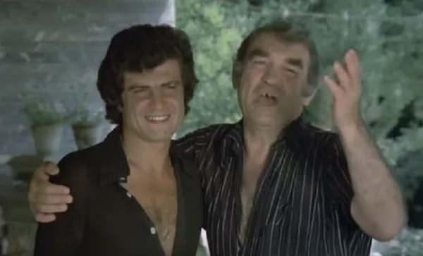 <p><strong>Sinemanın mutfağından&nbsp;gelen Eriş Akman, sadece oyuncu değil; aynı zamanda başarılı bir senarist ve yapımcıydı.</strong></p>
