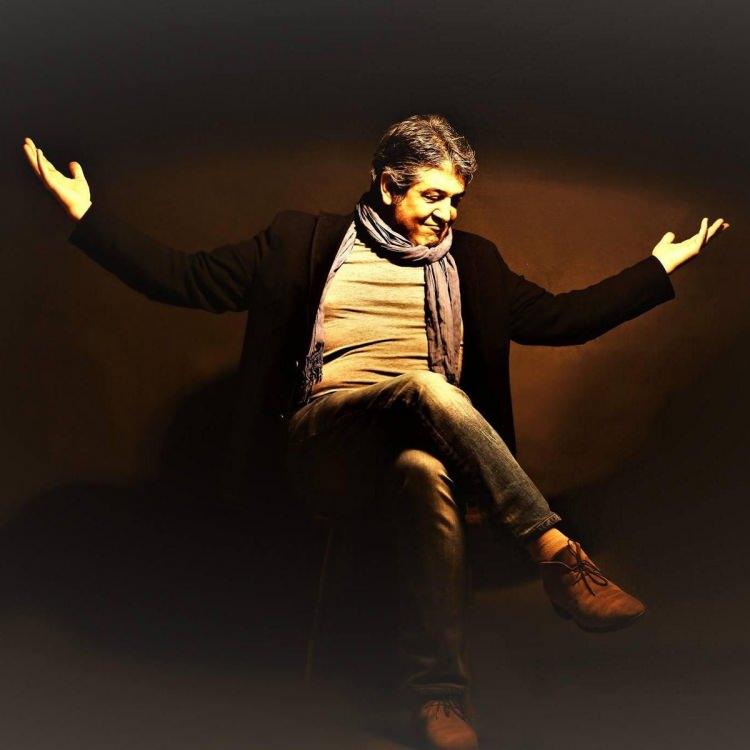 <p><strong>Mezun olduktan sonra &Ccedil;ukurova &Uuml;niversitesi'nde &ouml;ğretim g&ouml;revlisi olarak &ccedil;alışan G&ouml;ğebakan, 1995 yılında hayallerini ger&ccedil;ekleştirmek i&ccedil;in İstanbul'a taşındı ve 1996'da Prestij M&uuml;zik etiketiyle &ccedil;ıkardığı "Ben Sana Aşık Oldum" alb&uuml;m&uuml;yle b&uuml;y&uuml;k bir &ccedil;ıkış yakaladı.</strong></p>
