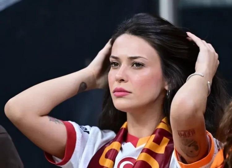 <p><strong>Yayınlandığı g&uuml;nden bu yana b&uuml;y&uuml;k beğeni toplayan Yeraltı dizisi, bu kez bir sahnesi ile değil, skandal bir iddiayla g&uuml;ndeme geldi.</strong></p>
