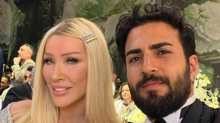 <p><strong>2022 yılında kendisinden 25 yaş k&uuml;&ccedil;&uuml;k m&uuml;zisyen &Ccedil;ağlar &Ouml;kten ile nikah masasına oturan ve şimdiye kadar 7 kez evlenen &uuml;nl&uuml; şarkıcı Seda Sayan, sunucusu olduğu 'Seda Sayan ile Bacıların Bacısı' programında yaptığı a&ccedil;ıklamalarla hemcinslerine erkekler konusunda uyardı.</strong></p>
