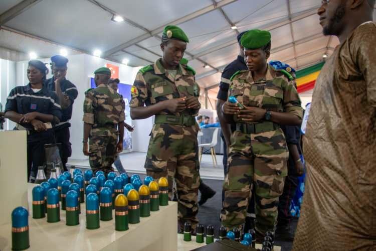 <p>B&ouml;lgedeki kimi &lsquo;son derece gelişmiş sistemler&rsquo; sahada istenen sonucu veremedi. Ve Birleşik Arap Emirlikleri, Suudi Arabistan, Katar gibi &uuml;lkeler kendileri i&ccedil;in son derece stratejik olan yerleri tam anlamıyla koruyamadı.</p>

<p>&nbsp;</p>
