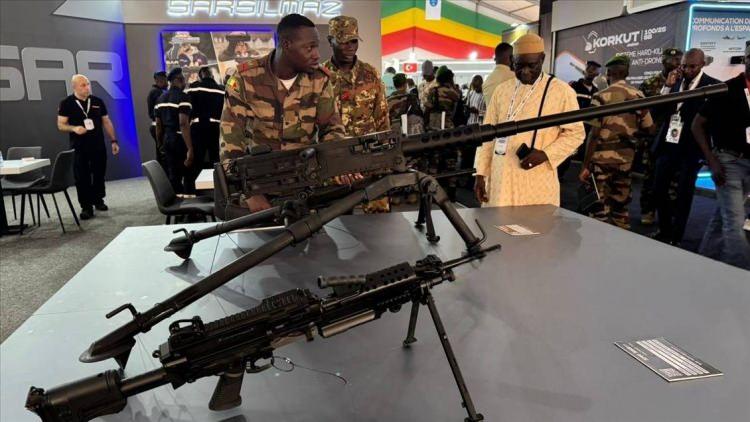 <p>Zaten bu &uuml;r&uuml;nleri bir kez kullanan vazge&ccedil;emiyor.<br />
Afrika&rsquo;nın d&ouml;rt bir yanından ve d&uuml;nyanın farklı &uuml;lkelerinden &ccedil;ok &uuml;st d&uuml;zey heyetlerin katılacağı fuarı bu yıl 9-13 Kasım 2026 tarihleri arasında d&uuml;zenleyeceğiz. Ge&ccedil;en sene BAYKAR, Aselsan, Roketsan, MKE başta olmak &uuml;zere &ccedil;ok sayıda firmanın katılım sağlamıştı. Bu yıl da 30&rsquo;un &uuml;zerinde T&uuml;rk firmasının katılması &ouml;ng&ouml;r&uuml;l&uuml;yor.</p>
