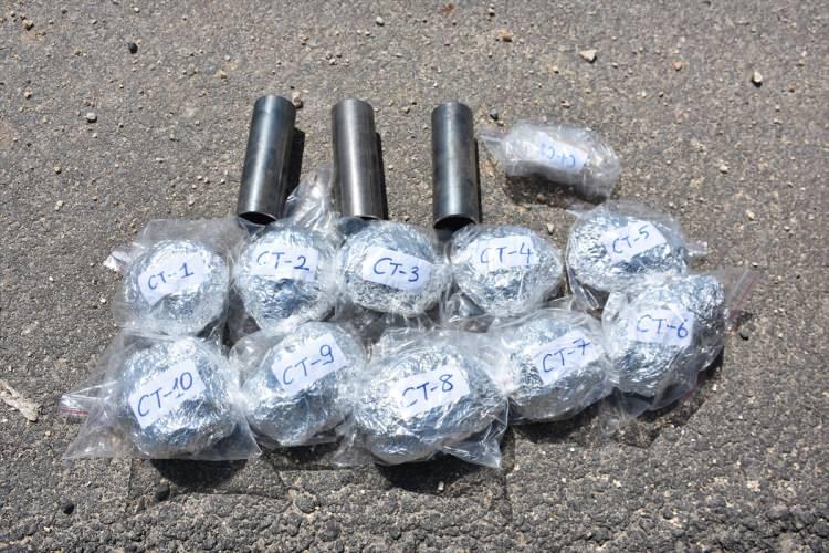 <p>İ&ccedil;işleri Bakanlığı, Enerji ve Tabii Kaynaklar Bakanlığı ile Sanayi ve Teknoloji Bakanlığı, T&uuml;rkiye Belediyeler Birliğince desteklenen, AFAD ve Maden Tetkik Arama (MTA) Genel M&uuml;d&uuml;rl&uuml;ğ&uuml; tarafından hazırlanan <em><strong>"T&uuml;rkiye Diri Faylarının Paleosismolojik &Ouml;zelliklerinin Belirlenmesi Projesi" T&Uuml;BİTAK Marmara Araştırma Merkezi (MAM) koordinat&ouml;rl&uuml;ğ&uuml;nde 14 &uuml;niversiteden 100'&uuml;n &uuml;zerinde araştırmacının katılımıyla y&uuml;r&uuml;t&uuml;l&uuml;yor.</strong></em></p>
