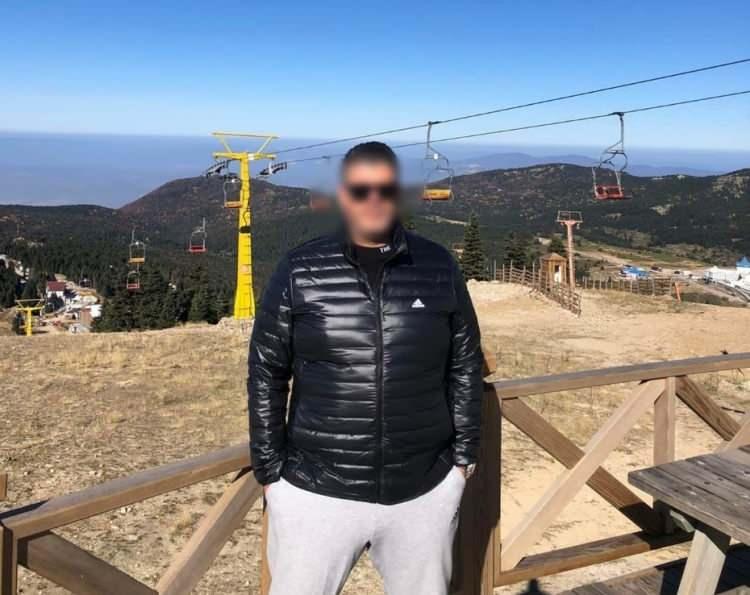 <p>İddiaya g&ouml;re, d&uuml;n akşam &uuml;zeri bir ara&ccedil;la depo civarında dolaştığı tespit edilen H.&Ccedil;. abla kardeş depodan &ccedil;ıkıp yola doğru y&uuml;r&uuml;d&uuml;kleri sırada aracıyla &ouml;nlerinde durarak ateş etti.&nbsp;</p>
