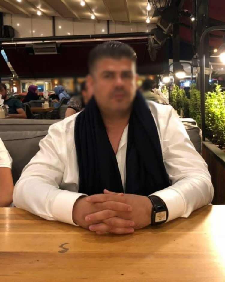 <p>Olayın zanlısı ka&ccedil;arken ihbar &uuml;zerine olay yerine gelen sağlık ekipleri 112 ambulansıyla 2 kız kardeşi hastaneye g&ouml;t&uuml;rd&uuml;.&nbsp;</p>
