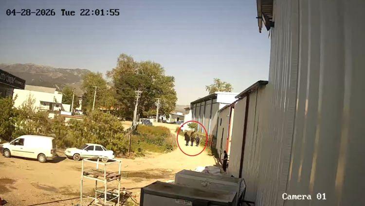 <p>Elif &Ccedil;. diz kapağından, Avukat Hatice Kocaefe'de g&ouml;ğs&uuml;ne isabet eden tek kurşunla ağır yaralandı.&nbsp;</p>
