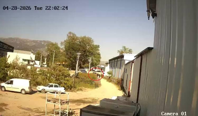 <p>Hayatını kaybeden Hatice Kocaefe'nin İstanbul &Uuml;niversitesi Hukuk Fak&uuml;ltesini başarıyla bitirdiği Uluslararası Hukuk alanında uzmanlık yaptığı &ouml;ğrenildi.&nbsp;</p>
