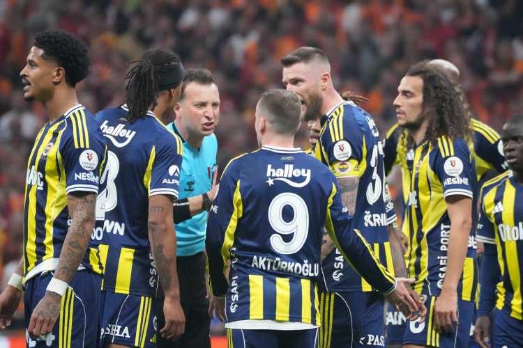 <p><strong>"FENERBAH&Ccedil;E'YE ACİL EYLEM PLANI LAZIM"</strong></p>

