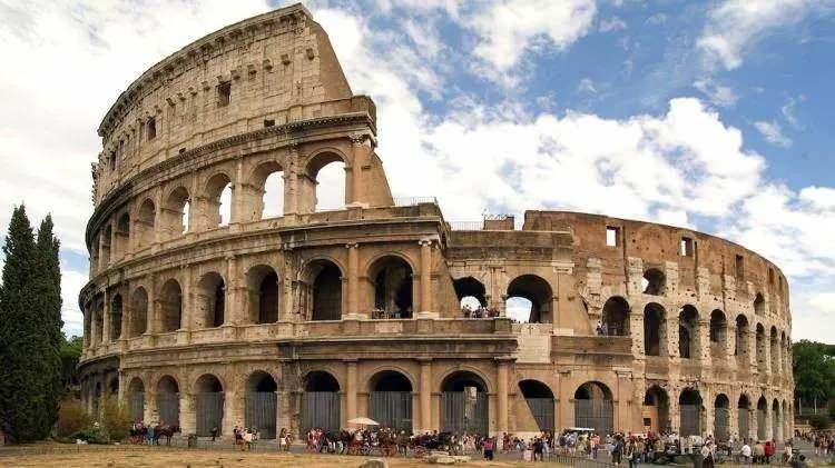 <p><strong><span style="color:rgb(178, 34, 34)">17)&nbsp; İTALYA&nbsp;&nbsp;</span>|&nbsp; 26.730</strong></p>
