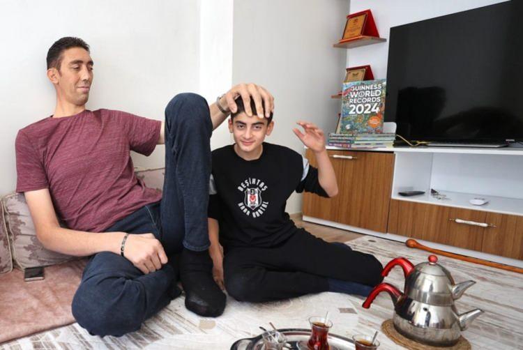 <p><strong>2013 yılında nikah masasına oturduğu Merve Dibo ile ayrılık ve ayrılık sonrası s&uuml;recini anlatan K&ouml;sen, duygusal a&ccedil;ıklamalarda bulundu.</strong></p>
