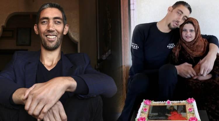 <p><span style="color:#B22222"><em><strong>2 metre 51 santimetrelik boyuyla d&uuml;nya &ccedil;apında b&uuml;y&uuml;k bir &uuml;ne sahip olan 'd&uuml;nyanın en uzunu adamı' Sultan K&ouml;sen, eski eşiyle ilgili &uuml;z&uuml;c&uuml; itiraflarda bulundu. Ayrılık s&uuml;recinin kendisini &ccedil;ok yıprattığını dile getiren K&ouml;sen, "D&uuml;ğ&uuml;n fotoğraflara baktık&ccedil;a duygulanıyorum" dedi.</strong></em></span></p>
