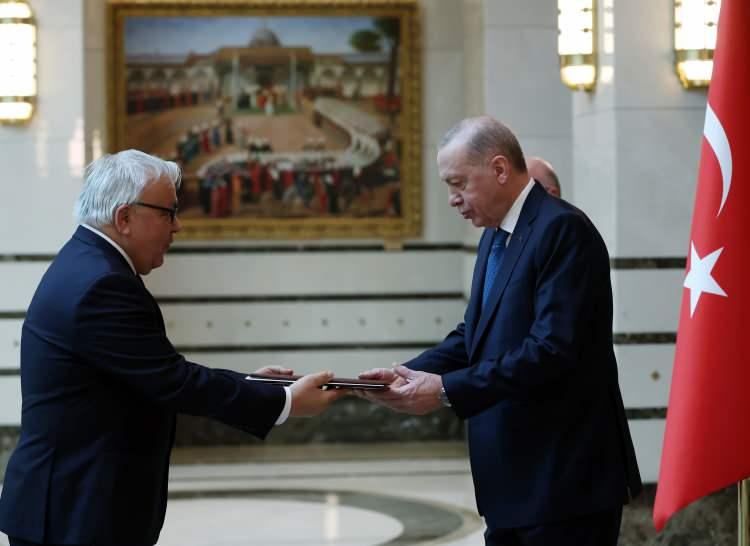 <p>RUSYA</p>

<p>Cumhurbaşkanı Recep Tayyip Erdoğan Rusya B&uuml;y&uuml;kel&ccedil;isi Sergey Vasilievich Vershinin'i Cumhurbaşkanlığı K&uuml;lliyesi'ndeki kabul etti.</p>
