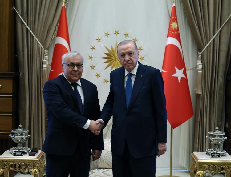 <p>Kabulde Vershinin Cumhurbaşkanı Erdoğan'a g&uuml;ven mektubunu sundu.</p>
