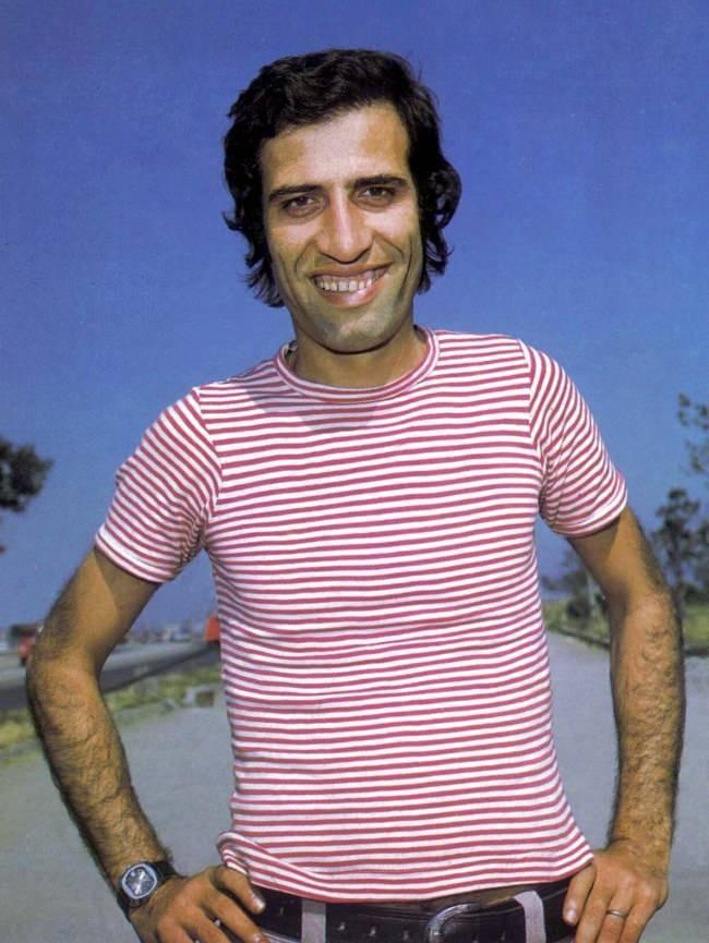 <p><strong>Kuşaklar boyunca hayranlık uyandıran T&uuml;rk sinemasının unutulmaz ismi Kemal Sunal, vefatının &uuml;zerinden yıllar ge&ccedil;se de hem kalplerde hem de hafızalarda yerini koruyor.</strong></p>
