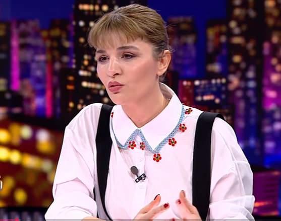 <p><span style="color:#B22222"><strong>"DADI BİR ANDA EVDEN GİTMİŞ OLABİLİYOR"</strong></span></p>
