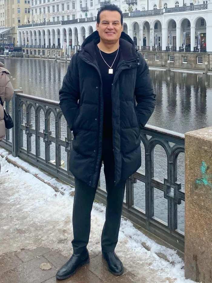 <p><strong>Nostaljik paylaşımına &ccedil;ok sayıda beğeni alan Hakan Peker, yıllar i&ccedil;indeki değişimine dair de &ccedil;ok sayıda yorum geldi.</strong></p>
