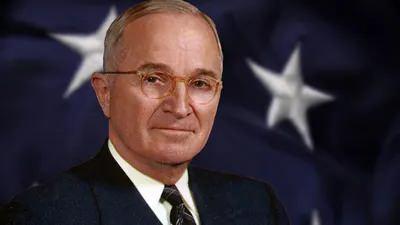 <p>Harry S. Truman, 1 Kasım 1950&rsquo;de Washington DC&rsquo;deki Blair House&rsquo;da kaldığı sırada silahlı bir baskın girişiminin hedefi oldu. Porto Rikolu Milliyet&ccedil;i Parti &uuml;yesi olan Griselio Torresola ve Oscar Collazo, iki farklı y&ouml;nden yaklaşarak koruma polislerine ateş a&ccedil;tı. Saldırı esnasında&nbsp; Başkan Truman yatak odasında kestiriyordu. &Ccedil;atışmanın seyrini Gizli Servis polisi Leslie Coffelt değiştidi. G&ouml;ğs&uuml;nden ve karnından yaralı olmasına rağmen saldırgan Torresola&rsquo;yı başından vurarak etkisiz hale getirdi. Başkan Truman zarar g&ouml;rmeden kurtuldu.</p>
