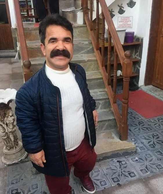 <p><strong>UZUN ZAMAN SONRA İLK KEZ G&Ouml;R&Uuml;NT&Uuml;LENDİ</strong></p>

<p>Kendi halinde oturduğu sırada g&ouml;r&uuml;nt&uuml;lenen oyuncunun durgun hali, sosyal medya kullanıcılarının dikkatini &ccedil;ekti.&nbsp;</p>
