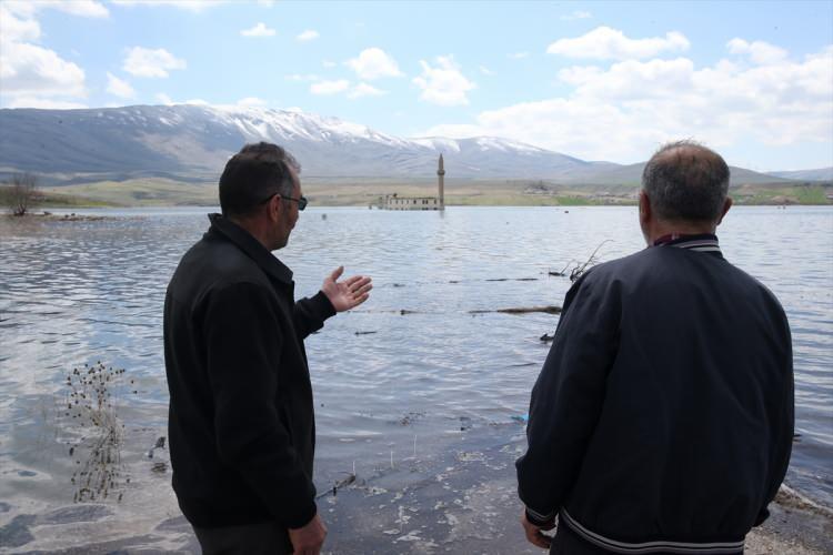 <p><span style="color:#B22222"><strong>T&Uuml;RKİYE&rsquo;DE BARAJ DOLULUK ORANLARI NEDEN &Ouml;NEMLİ?</strong></span></p>

<p>Baraj doluluk oranları; i&ccedil;me suyu, tarımsal sulama ve enerji &uuml;retimi a&ccedil;ısından kritik bir g&ouml;sterge. 2026 verilerine g&ouml;re T&uuml;rkiye genelinde ortalama doluluk oranları orta seviyelerde olsa da, bazı barajlar %100 kapasiteye ulaşarak su y&ouml;netimi a&ccedil;ısından &ouml;nemli bir avantaj sağlıyor.</p>
