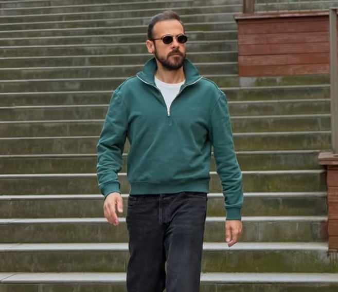 <p><strong>Neşeli tavırları ve pozitif paylaşımlarıyla tanınan oyuncu &Uuml;mit Erdim, bu kez toplumsal kuralların ihlali ve insanların birbirine karşı olan tahamm&uuml;ls&uuml;zl&uuml;ğ&uuml; konusunda sert bir &ccedil;ıkış yaptı. Sokaktaki d&uuml;zensizlikten ve artan gerginlikten duyduğu rahatsızlığı dile getiren &uuml;nl&uuml; isim, adeta ateş p&uuml;sk&uuml;rd&uuml;.</strong></p>
