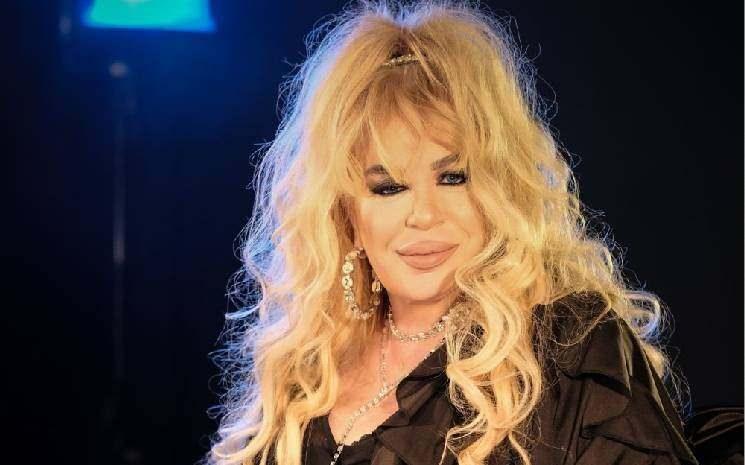 <p><span style="color:#FF0000"><strong>"EN B&Uuml;Y&Uuml;K KORKUM BİR G&Uuml;N UNUTULMAK"</strong></span></p>

<p><strong>Hayattaki en b&uuml;y&uuml;k korkusunu dile getiren &uuml;nl&uuml; sanat&ccedil;ı, ş&ouml;yle konuştu:</strong></p>

<p><strong>"Hayatta en b&uuml;y&uuml;k korkum bir g&uuml;n unutulmak. Gen&ccedil;ler yeni şarkımı sevecek, bunu hissediyorum. Bu kuşağı iyi yakaladım."</strong></p>
