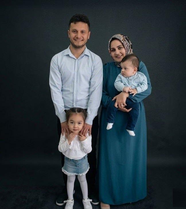Y&uuml;rek yakan son fotoğraf! Kusma şikayetiyle hastaneye geldiler iki kardeş &ouml;ld&uuml;, baba ve hamile anne yoğun bakımda...