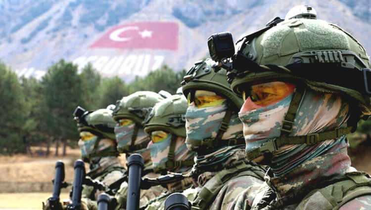<p><strong>1. KUZEY KIBRIS (KKTC) 35.000 - 40.000</strong></p>

<p>&nbsp;</p>

<p>&nbsp;</p>

<p>&nbsp;</p>

<p>&nbsp;</p>

<p><em>Not: Askeri personel sayıları stratejik konumu gereği zaman zaman değişkenlik g&ouml;sterebilir ve resmi rakamlar yerine genellikle tahminler &uuml;zerinden raporlanmaktadır.<!--TgQPHd|[]--></em><!--TgQPHd|[]--></p>

<p><!--TgQPHd|[]--></p>
