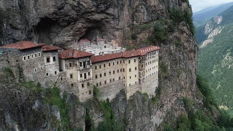 <p><strong>61. TRABZON - S&Uuml;MELA MANASTIRI</strong></p>

