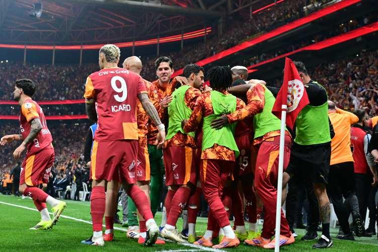 <p>Gelecek sezon Şampiyonlar Ligi'ne doğrudan katılacak Galatasaray'ın muhtemel rakiplerinden bazıları belli oldu.</p>
