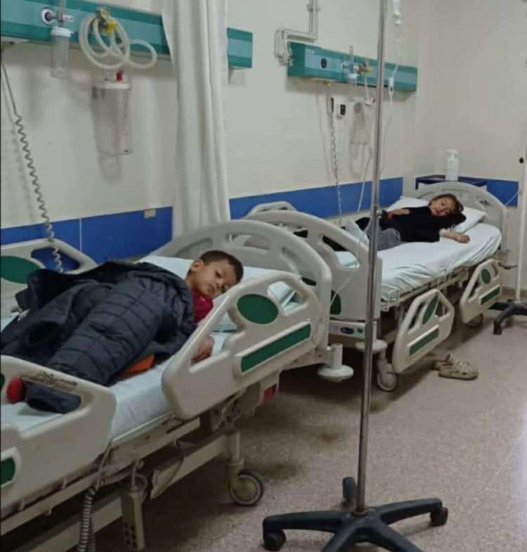 Y&uuml;rek yakan son fotoğraf! Kusma şikayetiyle hastaneye geldiler iki kardeş &ouml;ld&uuml;, baba ve hamile anne yoğun bakımda...