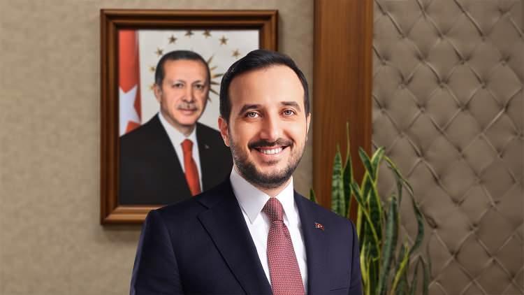 <p>AK Parti İstanbul İl Başkanı Abdullah &Ouml;zdemir, Habert&uuml;rk canlı yayınında g&uuml;ndeme ilişkin değerlendirmelerde bulunarak, T&uuml;rkiye genelinde yapılan son anketlerde AK Parti'nin, CHP'ye karşı makası a&ccedil;tığını belirtti.</p>

<p>&nbsp;</p>

