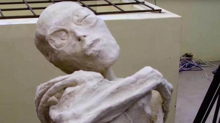 <p>Peru'da bulunduğu iddia edilen uzaylı mumyası</p>
