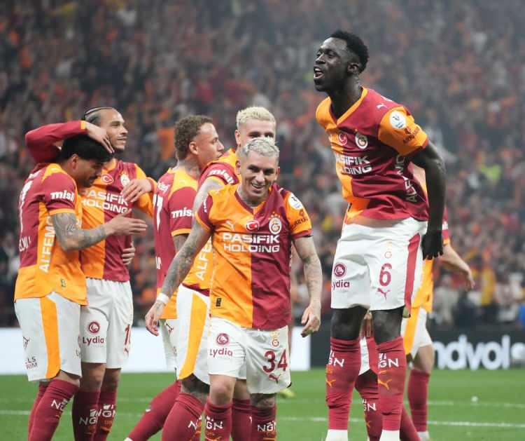 <p>Galatasaray, mutlu sona ulaşması durumunda &uuml;st &uuml;ste d&ouml;rd&uuml;nc&uuml; toplamda ise 26. şampiyonluk sevincini yaşayacak.</p>
