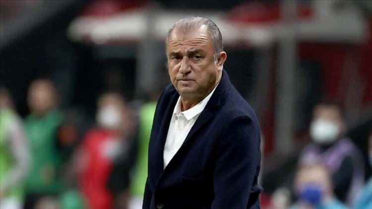 <p><strong>A&ccedil;ık&ccedil;ası kalbim onlarla, Galatasaray'la beraber. &Ccedil;ok az kaldı. Yine her zamanki gibi Sayın Dursun &Ouml;zbek'i ve sevgili meslektaşım Okan Buruk'u da arayacağım.</strong></p>
