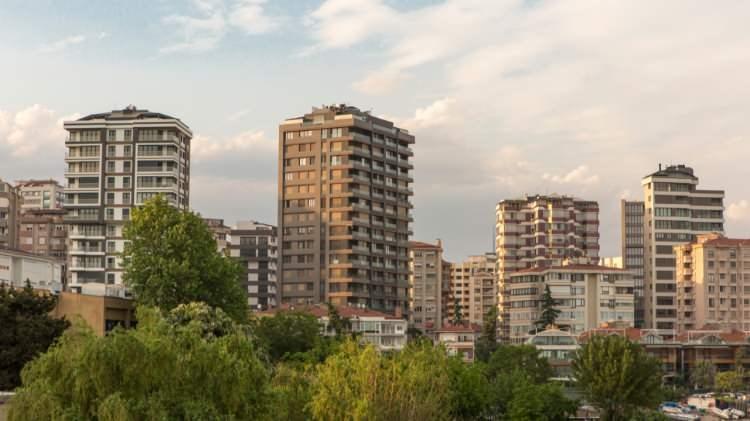 <p>Y&ouml;netim planının değiştirilebilmesi i&ccedil;in toplu yapı temsilciler kurulu &uuml;yelerinin temsil ettikleri bağımsız b&ouml;l&uuml;mlerin tam sayısının 3'te 2'sinin oyu şart olacak. Y&ouml;netim planlarının bu d&uuml;zenlemeye aykırı h&uuml;k&uuml;mleri uygulanmayacak.</p>
