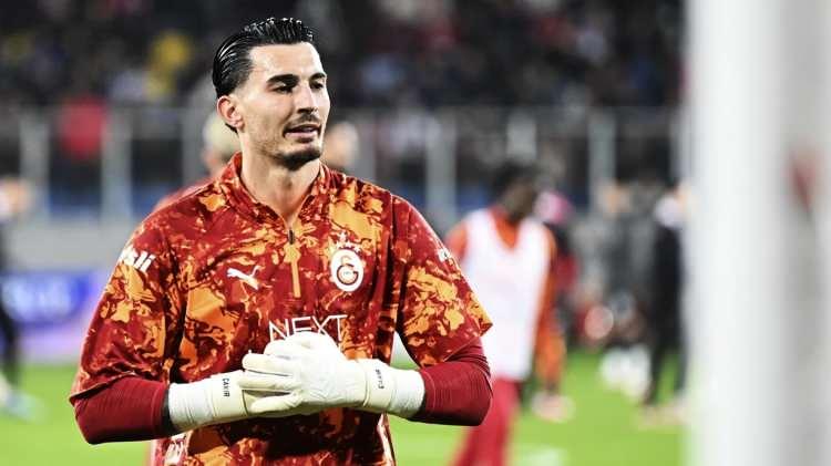 <p>Bu sezon 37 ma&ccedil;ta g&ouml;rev alan 30 yaşındaki file bek&ccedil;isi, kalesinde 40 gol g&ouml;r&uuml;rken 11 ma&ccedil;ta kalesini gole kapatmaya başardı.</p>
