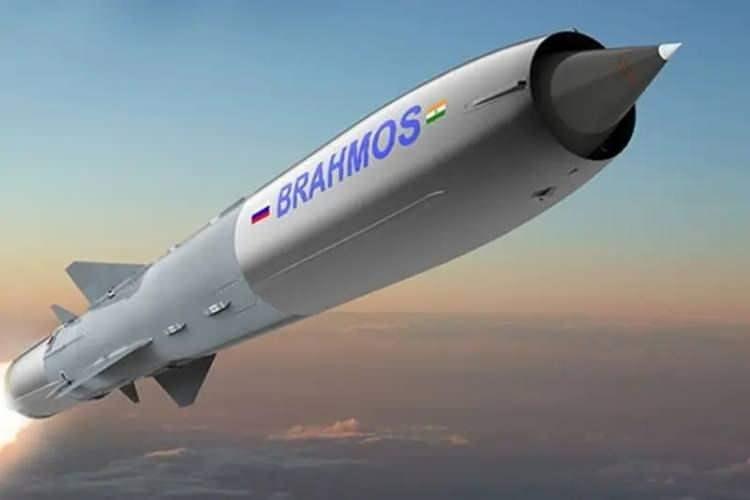 <p><strong><span style="color:#B22222">BRAHMOS&nbsp; |&nbsp; HİNDİSTAN - RUSYA&nbsp; |&nbsp;</span> 500 KM</strong></p>
