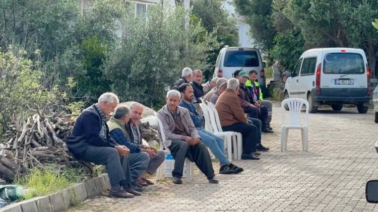 Y&uuml;rek yakan son fotoğraf! Kusma şikayetiyle hastaneye geldiler iki kardeş &ouml;ld&uuml;, baba ve hamile anne yoğun bakımda...
