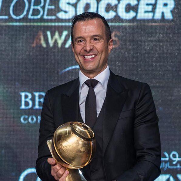 <p>Bunun &uuml;zerine d&uuml;nyaca &uuml;nl&uuml; Portekizli menajer Jorge Mendes de oyuncuyu Fenerbah&ccedil;e'den g&ouml;t&uuml;rmek i&ccedil;in harekete ge&ccedil;ti.</p>
