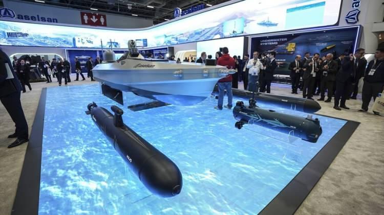 <p>Deniz hedeflerini tespit ve imha etmek amacıyla tasarlanan insansız, tek kullanımlık, &ccedil;ok hafif sınıf kategorisinde yer alan KILI&Ccedil; 10, d&uuml;ş&uuml;k g&ouml;r&uuml;n&uuml;rl&uuml;k profiline sahip kompakt ve hidrodinamik tasarımıyla geliştirilen su altı sistemi olarak &ouml;ne &ccedil;ıkıyor.</p>

<p>Asimetrik deniz harbi ve su altı-y&uuml;zey operasyonları i&ccedil;in optimize edilen KILI&Ccedil; 10, y&uuml;ksek hassasiyetli imha, s&uuml;r&uuml; operasyon yeteneği, kablo g&uuml;d&uuml;ml&uuml; kontrol, d&uuml;ş&uuml;k tespit edilebilirlik gibi &ouml;zellikleri sahada fark yaratıyor.</p>
