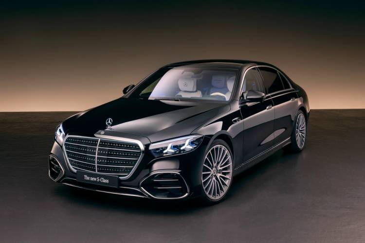 <p><strong>13. MERCEDES-BENZ</strong></p>
