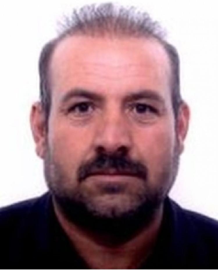 <p>Ancak barışa yemeğine bir g&uuml;n kala M.Y., kardeşi Veysi Yeşiltepe ile birlikte Kona&ccedil; Mahallesi'ne gittiği, burada servis minib&uuml;s&uuml;yle &ccedil;alışan kardeşler Mustafa ve Osman Kada'nın bulunduğu noktaya gelen Yeşiltepe kardeşlerin yanlarında getirdikleri silahlarla ateş a&ccedil;tığı, karşı tarafından karşılık verdiği, Osman Kada, Mustafa Kada ve Veysi Yeşiltepe'nin olay yerinde hayatını kaybettiği belirtildi.</p>
