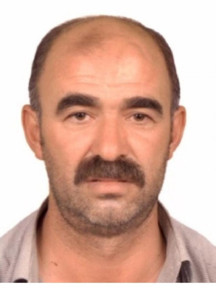 <p>Kardeşinin vurulduğunu g&ouml;ren M.Y. olay yerinden ka&ccedil;arken, hayatını kaybedenler toprağa verildi.</p>

<p>&nbsp;</p>

<p>Olayla ilgili soruşturma s&uuml;r&uuml;yor.</p>

<p>&nbsp;</p>

<p><span style="color:#A52A2A"><em><strong>KAYNAK: DHA&nbsp;</strong></em></span></p>
