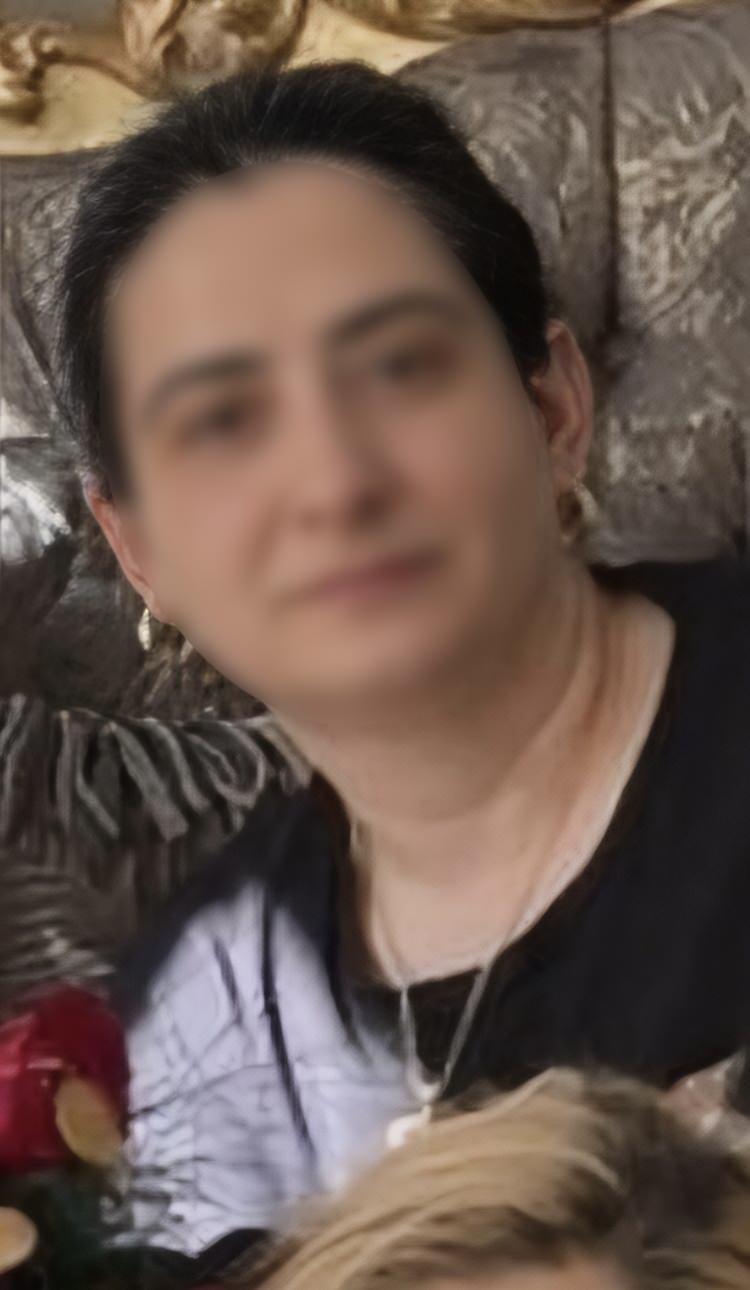 <p><span style="color:#A52A2A"><strong>"NAMUSUMU TEMİZLEDİM"</strong></span></p>

<p>&nbsp;</p>

<p>Ş&uuml;phelinin cinayetin ardından pencereye &ccedil;ıkarak 'Gelinimi &ouml;ld&uuml;rd&uuml;m, namusumu temizledim' dediği ve bir s&uuml;re sigara i&ccedil;tiği iddia edildi.&nbsp;</p>

<p>&nbsp;</p>

<p>Polis ekipleri tarafından g&ouml;zaltına alınan Menekşe K.&rsquo;nin ilk ifadesinde, olayın 'Namus meselesi' olduğunu s&ouml;ylediği &ouml;ğrenildi.&nbsp;</p>
