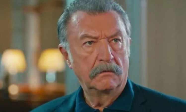 <p>Oyunculuk sekt&ouml;r&uuml; ve kariyeri hakkında konuşan &uuml;nl&uuml; oyuncunun &ouml;zellikle 'sanat&ccedil;ı' kavramı &uuml;zerine yaptığı yorumlar kısa s&uuml;rede g&uuml;ndem oldu.</p>
