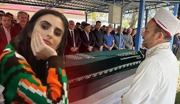 <p>Burdur'da silahla vurularak &ouml;ld&uuml;r&uuml;len Yapıcı'nın cenazesi, memleketi Kahramanmaraş'ın Ekin&ouml;z&uuml; il&ccedil;esindeki Merkez Maarif Camisi'ne getirildi.</p>

<p>​</p>
