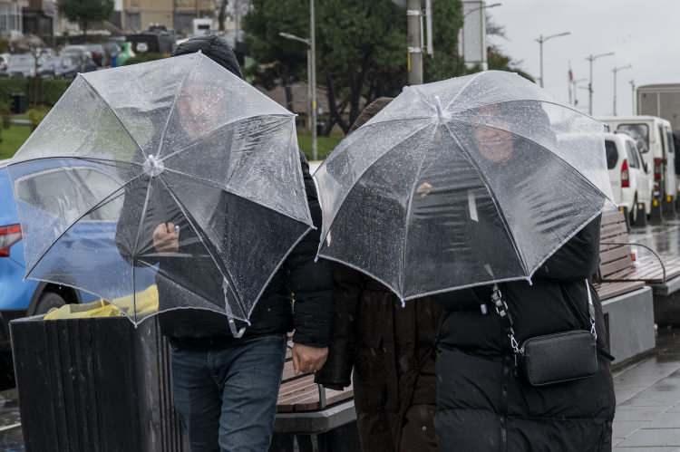 <p>T&uuml;rkiye genelinde mayıs ayının yağışlı ve serin başlamasının ardındaki meteorolojik neden belli oldu.&nbsp;</p>

<p>​</p>
