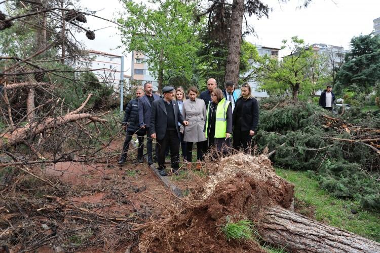 <p>Soğuk &ccedil;ekirdekli al&ccedil;ak basın&ccedil; sisteminin etkisiyle, farklı sıcaklıktaki hava k&uuml;tlelerinin karşılaşma b&ouml;lgeleri daha belirgin hale geldi ve 'okl&uuml;zyon cephesi' olarak adlandırılan, soğuk ve sıcak cephelerin i&ccedil; i&ccedil;e ge&ccedil;tiği yapıyla cephe ge&ccedil;işleri daha net ve etkili ortaya &ccedil;ıktı."</p>

<p>​</p>
