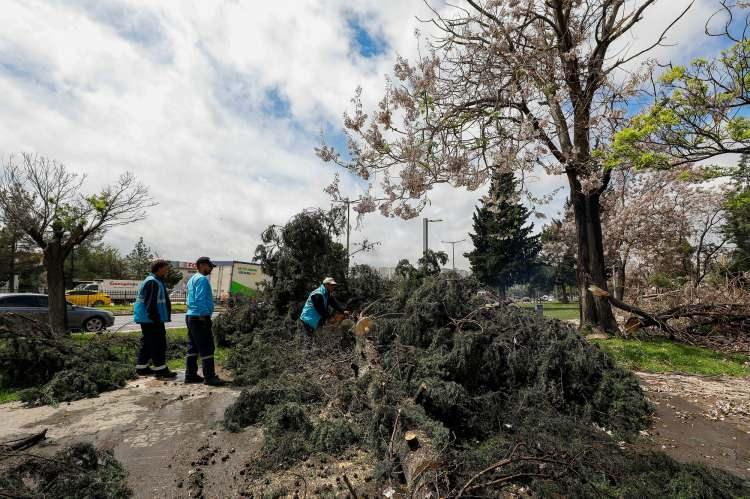 <p>Bu karşılaşma, atmosferdeki konvektif kararsızlığı artırarak d&ouml;nen ve organize yapıya sahip s&uuml;per h&uuml;cre fırtına sistemini tetikledi." dedi.</p>

<p>&nbsp;</p>
